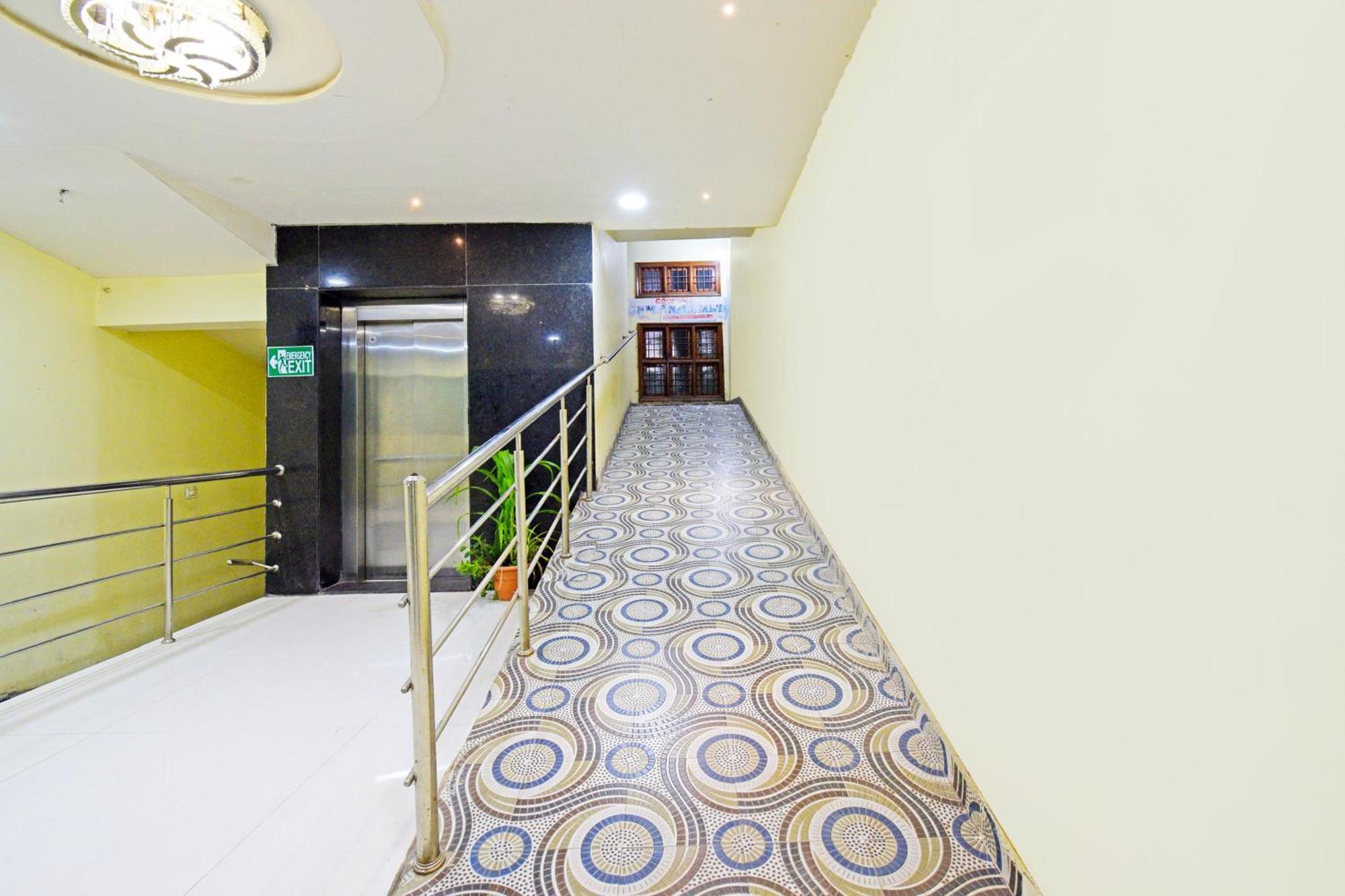 Super Townhouse Mancherial Mancherāl Εξωτερικό φωτογραφία